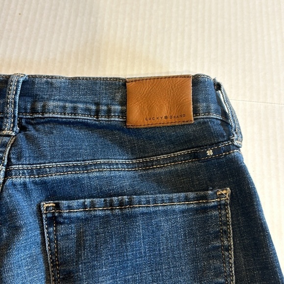Lucky Brand Brooke Capri denim blue jeans w pockets front & back zipper front - Picture 9 of 13